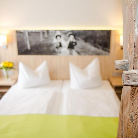 Hotel-Gasthof Blaue Traube E.K. ベルヒング エクステリア 写真